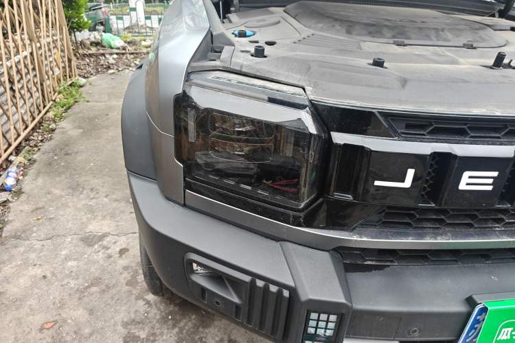 Used JETOUR Traveler 2023 1.5T Two-Wheel Drive Discovery PRO Right Front Headlight