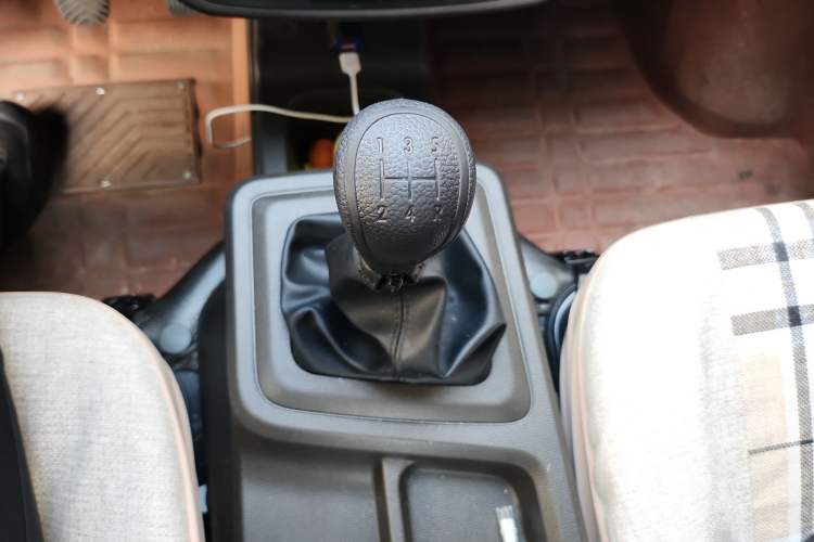 Used Wuling Rongguang New Truck 2023 1.5L Double-Cab Basic Version LAR Gear Lever