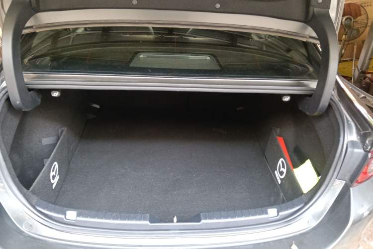 Used Mazda Mazda 3 Axela 2020 1.5L Automatic Luxury Version