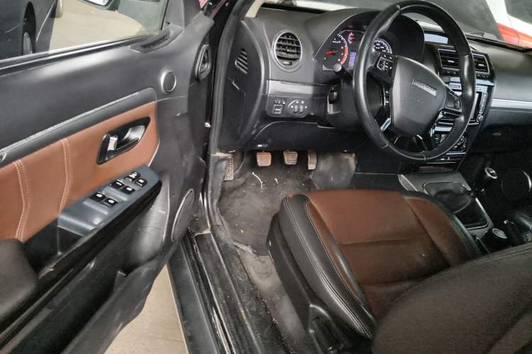 Used Haval H5 Classic 2016 Classic Edition 2.0T Manual Two-Wheel Drive Elite Model
