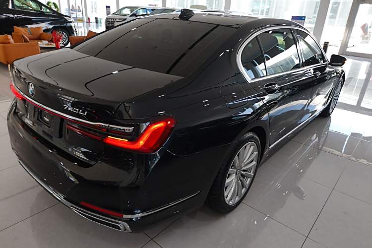 Used BMW 7 Series 2021 730Li Luxury Package Rear Right 45 Deg