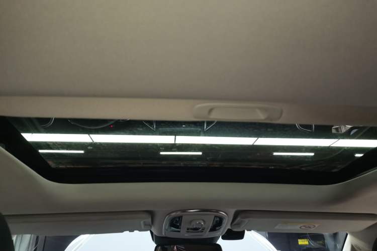 Used Haval H9 2016 2.0T Four-Wheel Drive Luxury 7-Seater Headliner