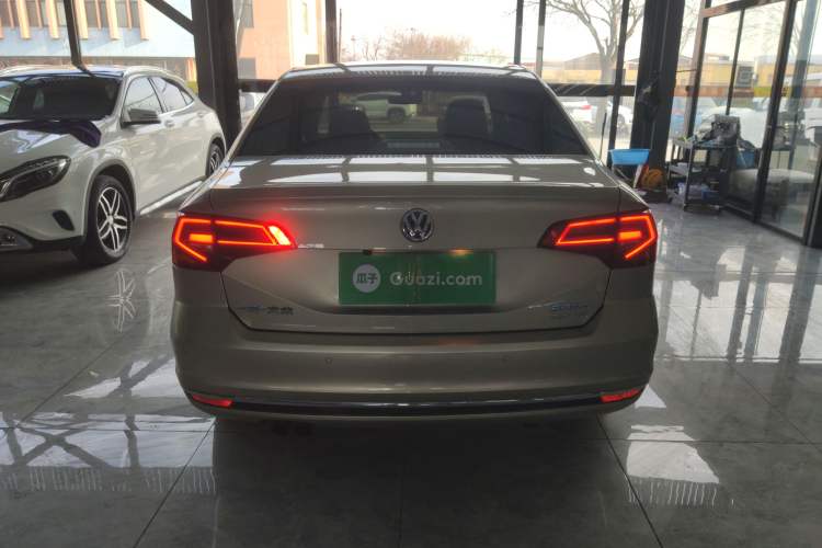 Used Volkswagen Bora 2016 230TSI DSG Luxury Version