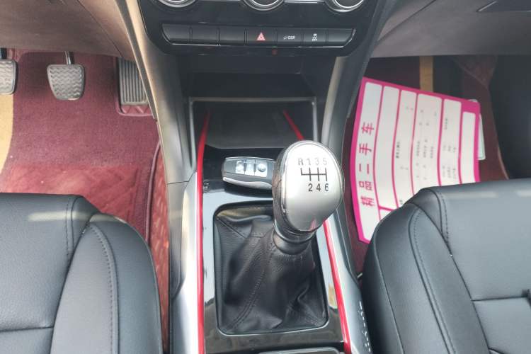 Used Haval H2 2017 Blue Label 1.5T Manual Two-Wheel Drive Luxury Model
