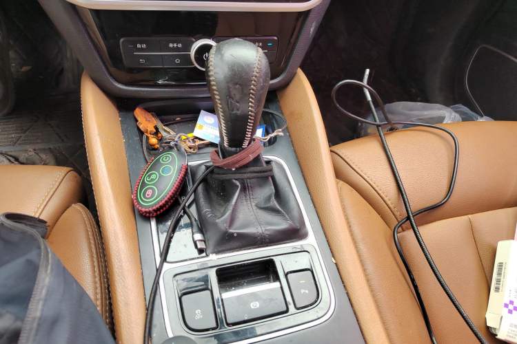 Used BYD Song MAX 2018 1.5T Automatic Smart Connect Elite Model with 6 Seats Gear Lever