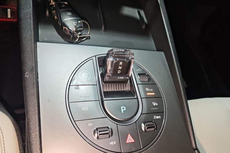 Used BYD Seal 06 New Energy 2024 DM-i 80KM Luxury Model Gear Lever