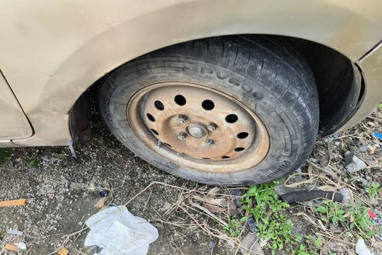 Used Wuling Rongguang V 2015 1.5L Practical Version Right Front Wheel Hub