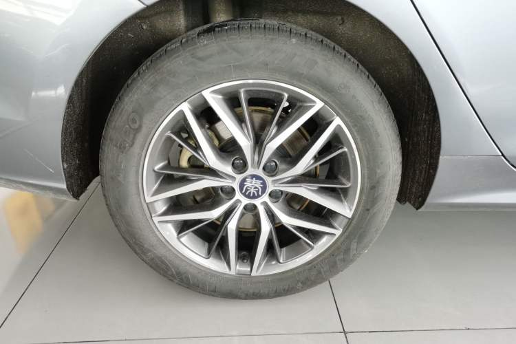 Used BYD Qin PLUS 2021 DM-i 120KM Flagship Model Exterior 5