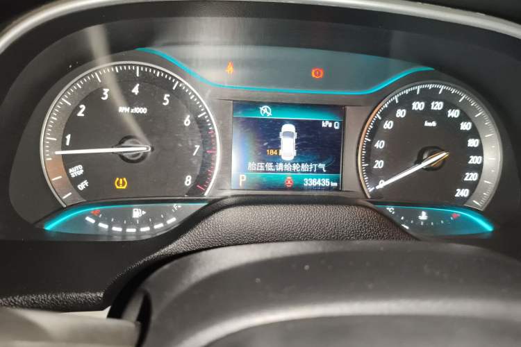 Used Buick GT 2015 15N Automatic Elite Version Odometer Close Up