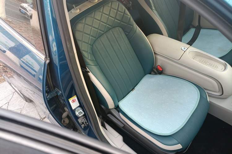 Used ORA Good Cat 2023 401 km Standard Range Luxury Version Lithium Iron Phosphate Right Front Seat