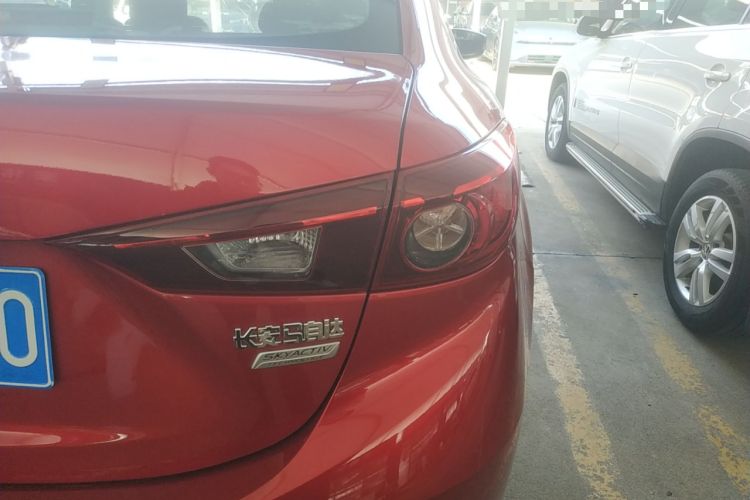 Used Mazda 3 Axela 2016 Sedan 1.5L Automatic Luxury Model Exterior 3