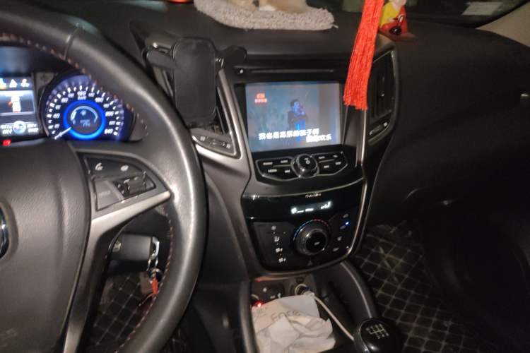 Used CHANGAN CS75 2014 2.0L Manual Luxury Version China IV Standard