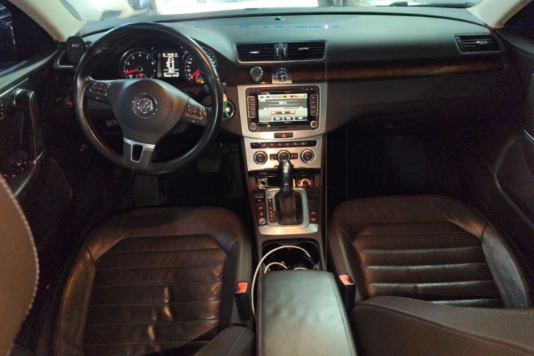 Used Volkswagen Magotan 2012 Travel Edition 2.0 TSI Luxury Version Center Console