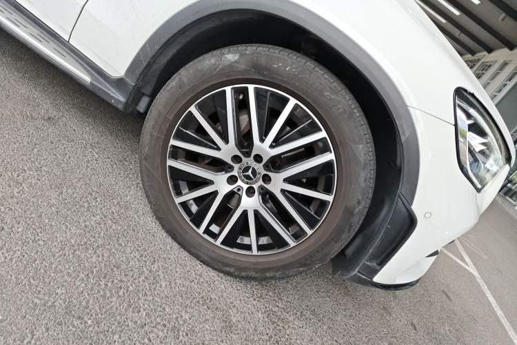 Used Mercedes-Benz GLC Coupe 2020 GLC 300 4MATIC Coupe SUV Right Front Wheel Hub