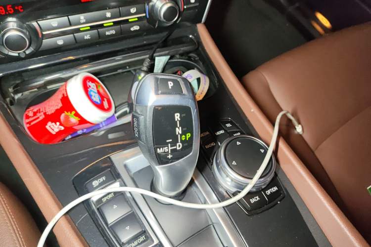 Used BMW 5 Series GT 2015 528i Leading Model
