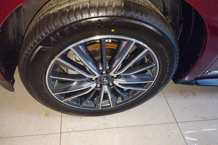 Used Infiniti QX60 2018 2.5 S/C Hybrid Two-Wheel-Drive Excellence Edition China VI Standard Exterior 4