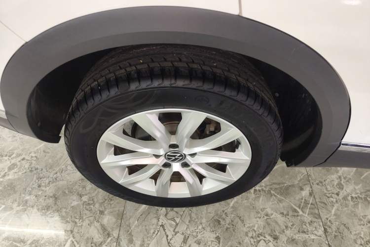 Used Volkswagen T-ROC 2021 280TSI DSG Two-Wheel Drive Elite Connect Edition
