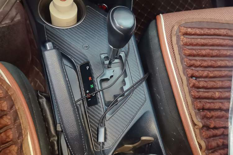 Used Toyota RAV4 2015 2.0L CVT Two-Wheel Drive Fashion Edition
