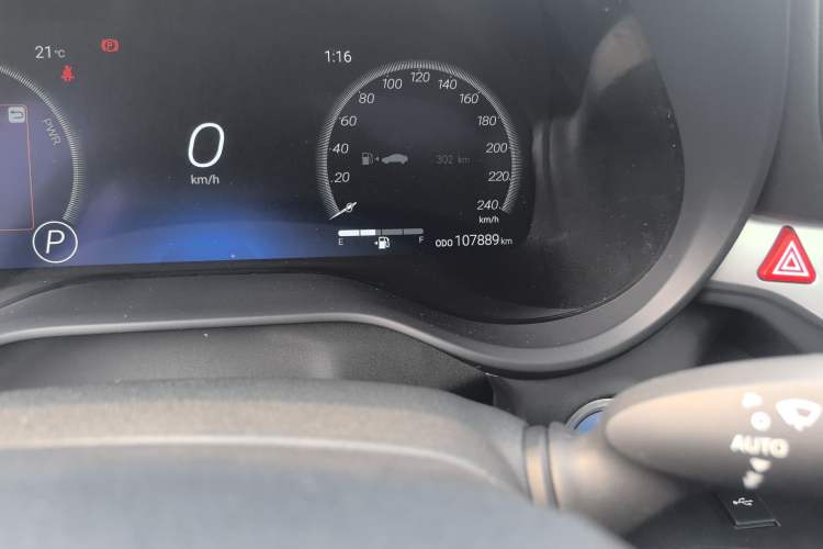 Used Toyota SIENNA 2021 2.5L Hybrid Ultimate Edition Odometer Close Up