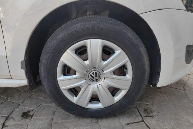Used Volkswagen Polo 2013 1.4L Manual Fashion Edition Right Front Wheel Hub
