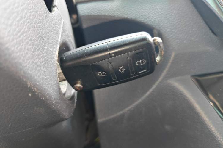 Used Jinbei Hiace X30 2023 1.5L Super-Enjoyment Van 2/5 Seats Non-Air-Conditioned Version SWC15M