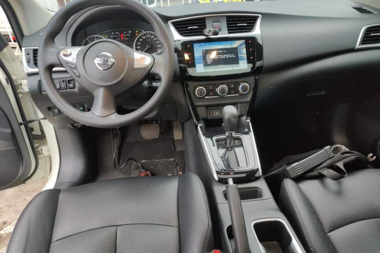 Used Nissan Sylphy 2022 Classic 1.6XL CVT Luxury Edition Center Console