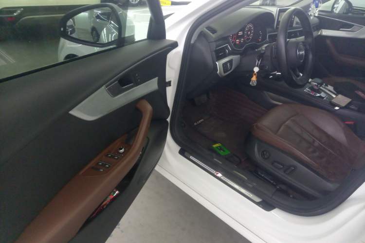 Used Audi A4L 2019 40 TFSI Fashion Version China V
