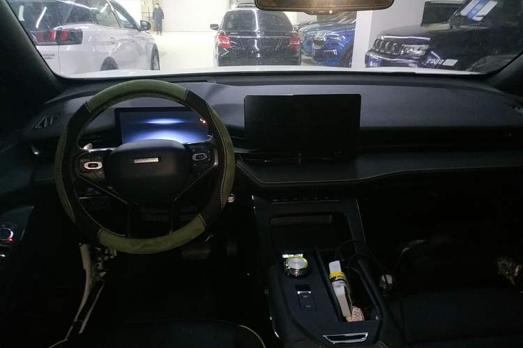 Used Haval H6S 2022 2.0T Two-Wheel Drive ZhiRun Version Center Console