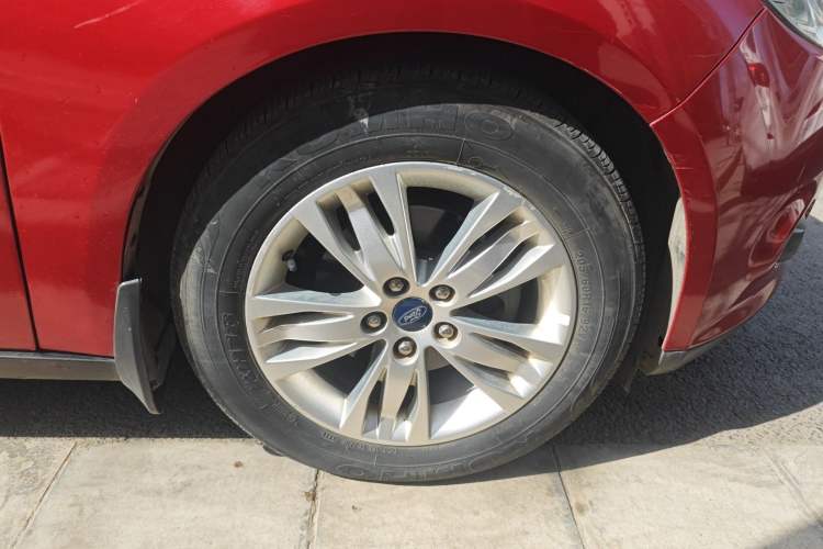 Used Ford Focus 2012 Sedan 1.6L Manual Comfort Model