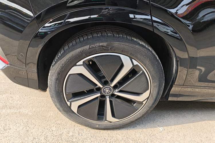 Used BYD Song L EV 2025 Intelligent Driving Version 662 km LiDAR Excellence Edition Right Rear Wheel Hub