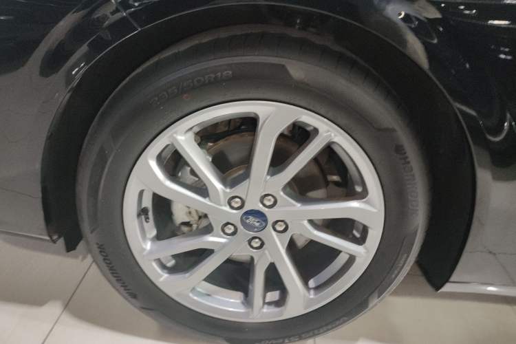 Used Ford Mondeo 2023 EcoBoost 180 Luxury Model Left Front Wheel Hub