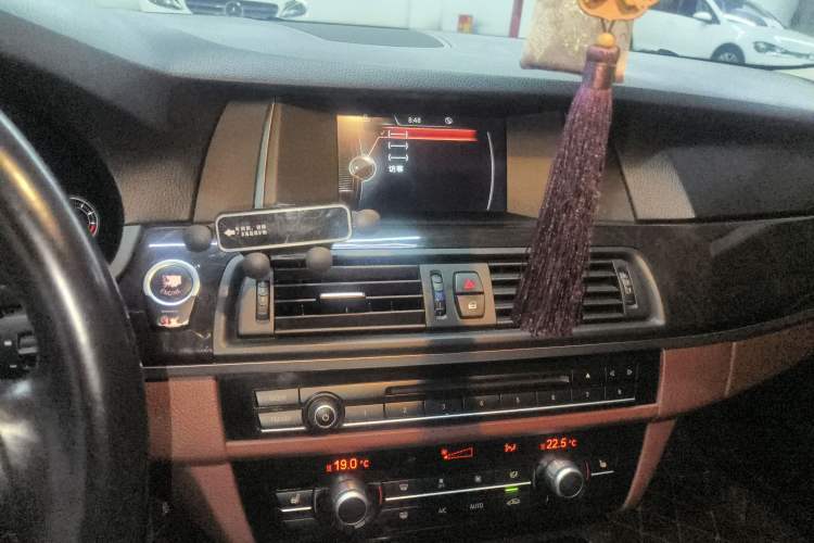 Used BMW 5 Series 2017 525Li Leading Model