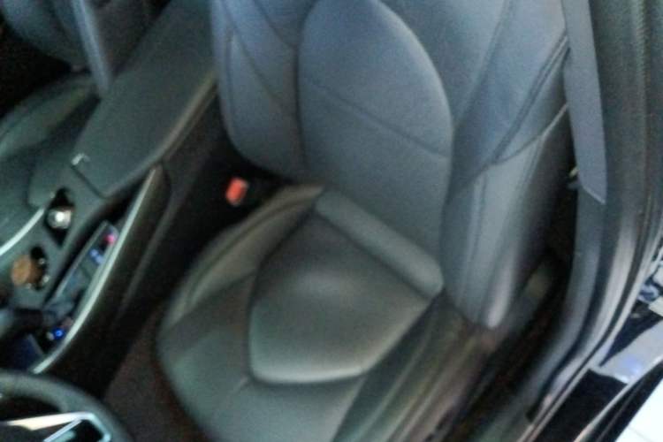 Used Toyota Avalon 2023 2.0L Luxury Edition Left Front Seat