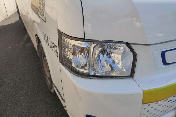 Used Farizon Xingxiang E6 2020 Van with High Roof 1365kg Payload Capacity Equipped with CATL's High-Energy Battery