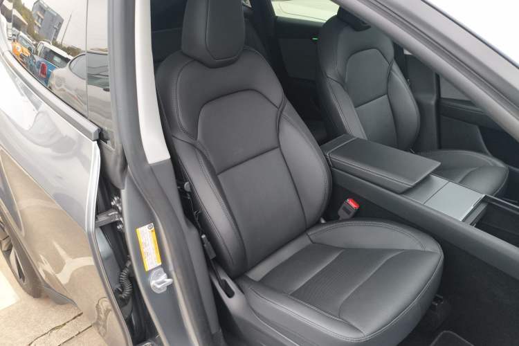 Used Tesla Model Y 2025 Rear-Wheel-Drive Version