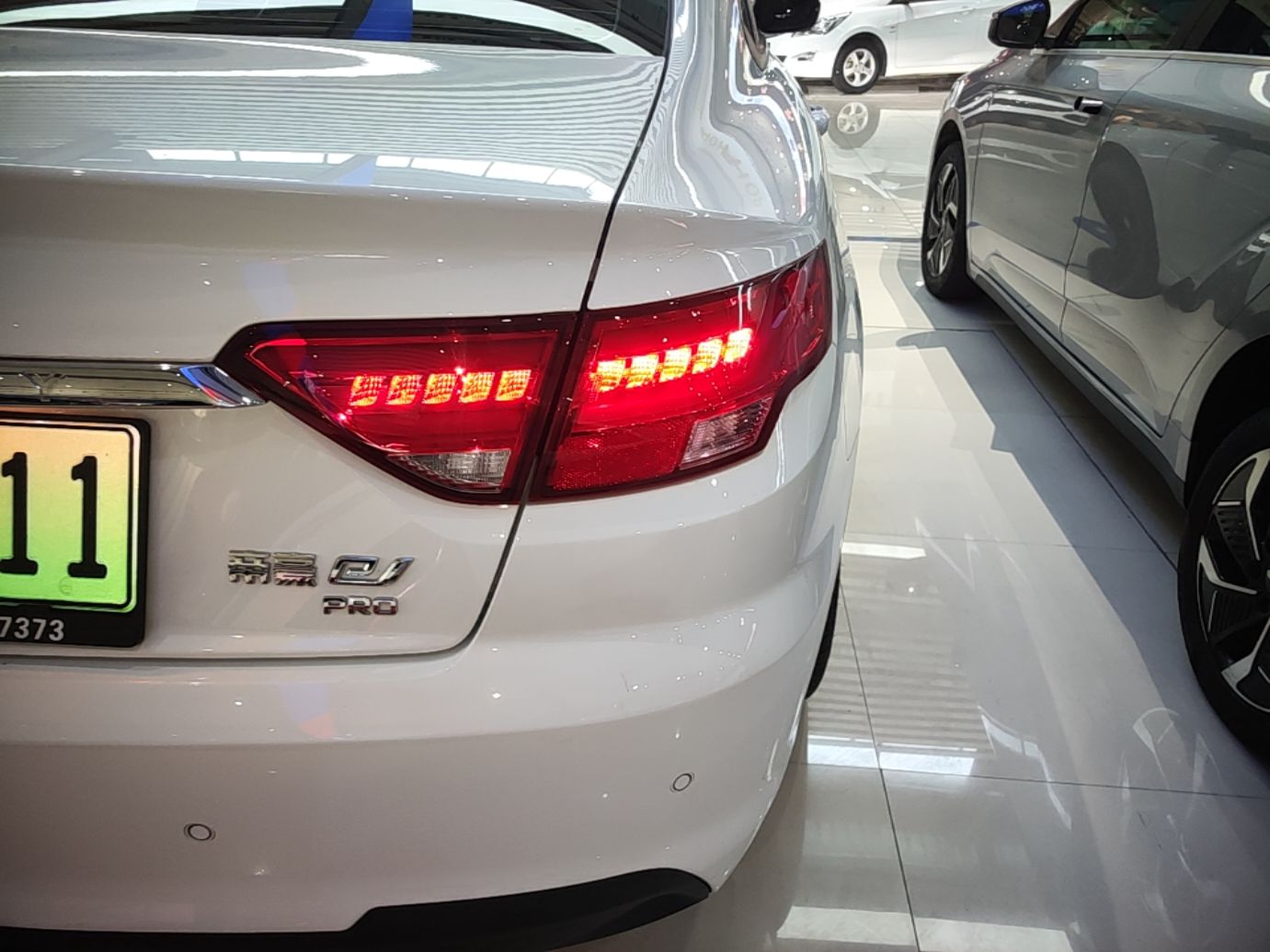 Geely Auto Emgrand New Energy 2022 EV Pro Ride-Hailing Version Lithium Iron Phosphate — снимка 9