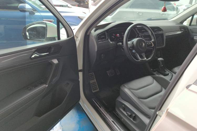 Used Volkswagen Tiguan L 2021 330TSI Automatic Two-Wheel Drive R-Line Enhanced Edition
