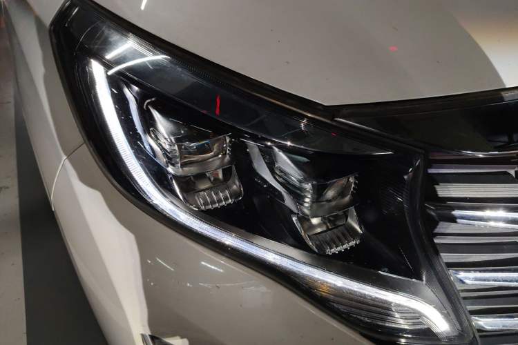 Used GAC Trumpchi M8 2024 Lingxiu Series 390T Luxury Edition Right Front Headlight