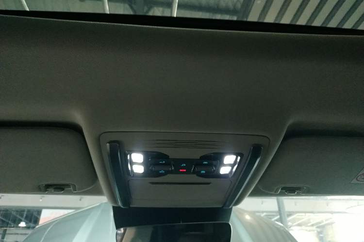 Used Formula Leopard Titanium 3 2025 501 km Range Rear-Wheel Drive Intelligent Driving Max Edition