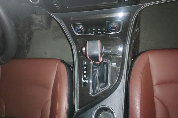 Used Zotye T600 2015 2.0T DCT Prestige Edition Gear Lever
