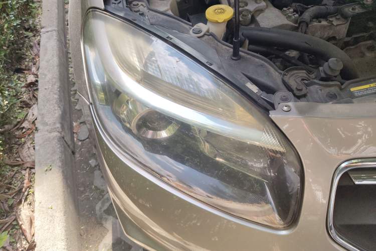 Used Renault Koleos 2012 2.5L 4x4 Comfort Edition with Navigation