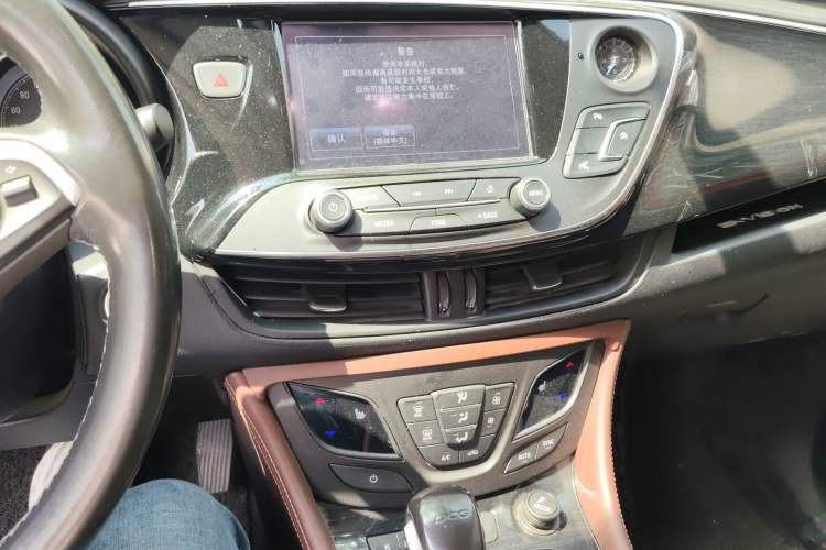 Used Buick Envision 2018 20T Two-Wheel Drive Luxury Model Audio And AC Panel