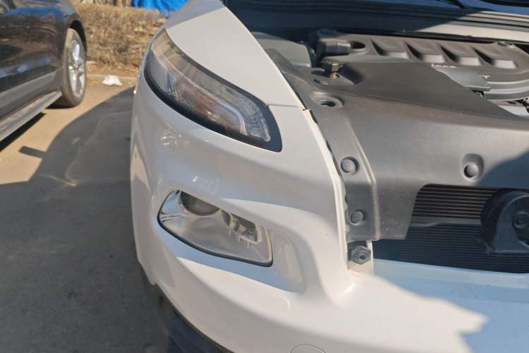 Used Jeep Cherokee 2017 2.0L Superior Edition Right Front Headlight