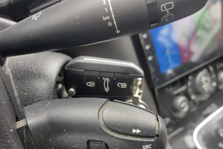 Used Peugeot 3008 2015 2.0L Automatic Trend Edition Vehicle Key