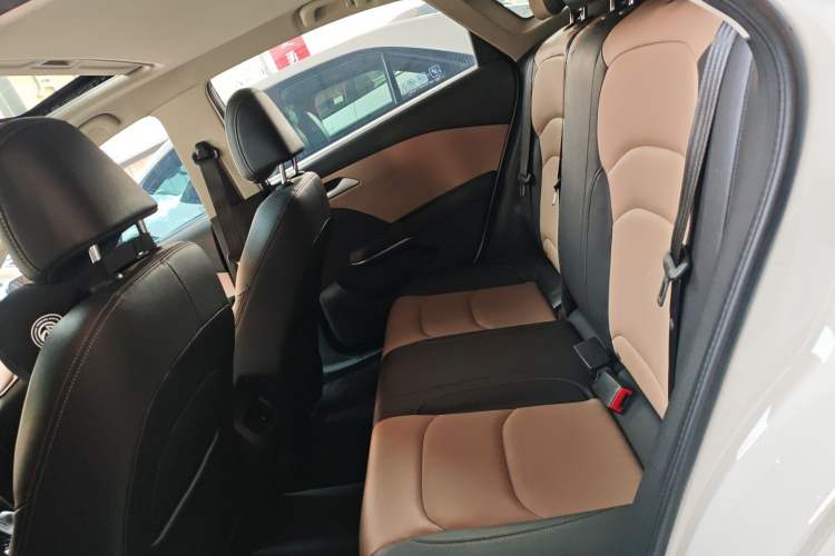 Used Chevrolet Monza 2022 320 Automatic Enjoyment Sunroof Version Left Rear Seat