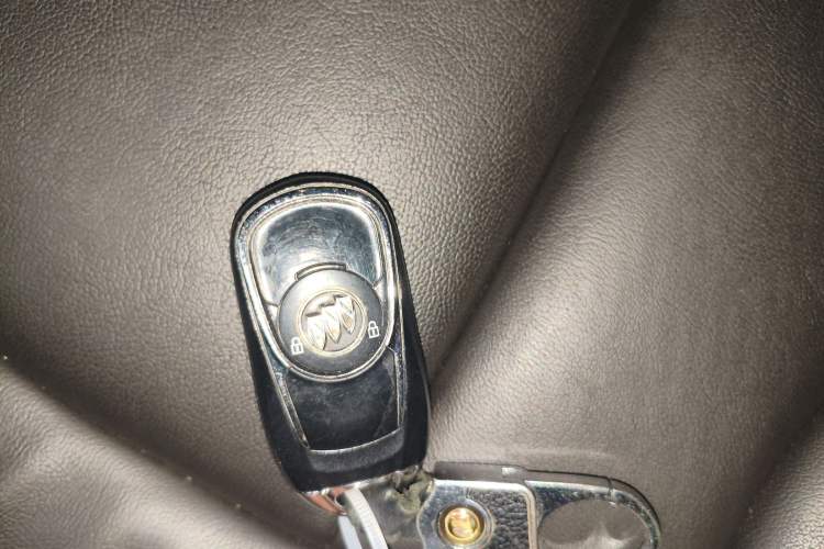 Used Buick Envision 2018 20T Two-Wheel-Drive Elite Model Vehicle Key