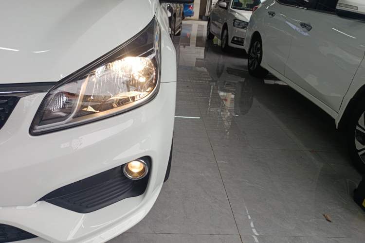 Used Kia K2 2017 Sedan 1.4L Automatic GLS Left Front Headlight