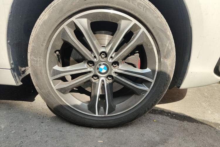 Used BMW 2 Series Gran Tourer 2019 220i Luxury Sports Package Right Front Wheel Hub