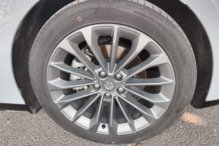 Used Leapmotor C01 2024 Pure Electric 525 Luxury Edition Right Front Wheel Hub