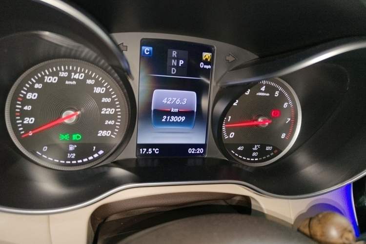 Used Mercedes-Benz GLC 2016 GLC 260 4MATIC Luxury Model
